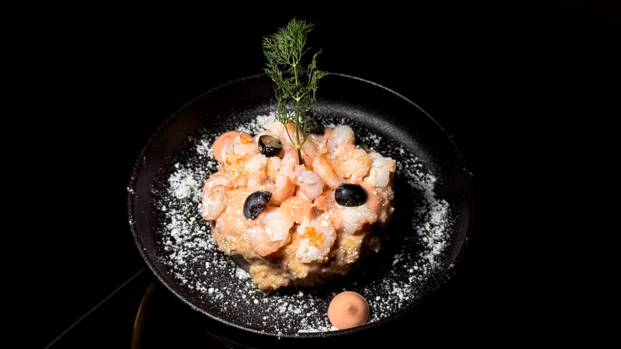 سلطة كينوا افوكادو